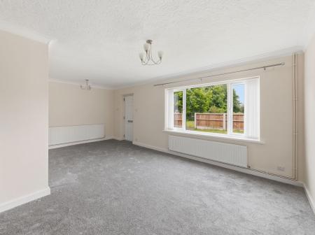 3 bedroom Semi-detached house for sale in Allsopp Drive, Worksop, S81