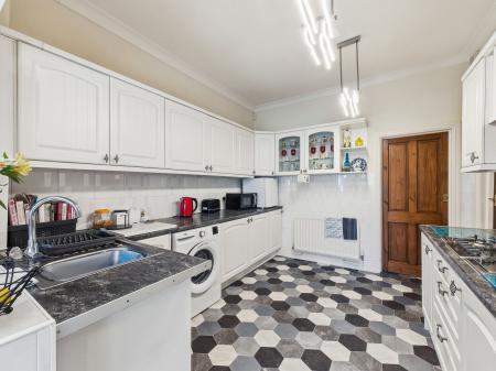 2 bedroom Semi-detached house for sale in Baulk Lane, Worksop, S81