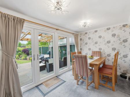 2 bedroom Semi-detached house for sale in Baulk Lane, Worksop, S81