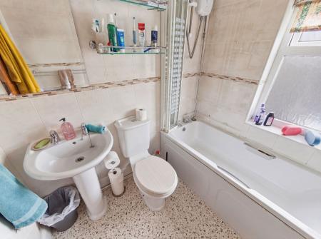 2 bedroom Semi-detached house for sale in Baulk Lane, Worksop, S81
