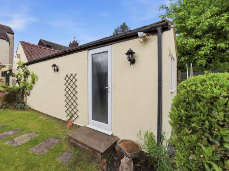 2 bedroom Semi-detached house for sale in Baulk Lane, Worksop, S81