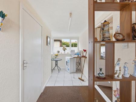 3 bedroom Semi-detached house for sale in Thackeray Close, Worksop, S81