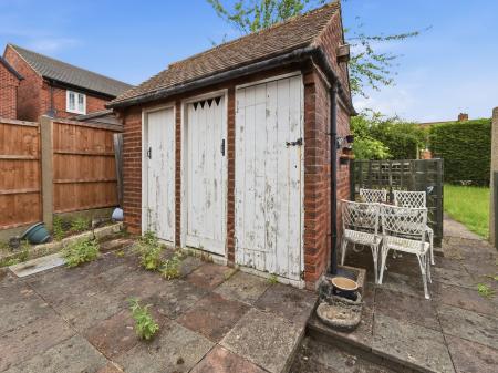 3 bedroom Semi-detached house for sale in Thackeray Close, Worksop, S81