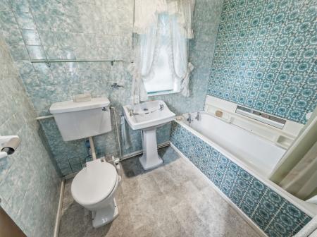 3 bedroom Semi-detached house for sale in Thackeray Close, Worksop, S81