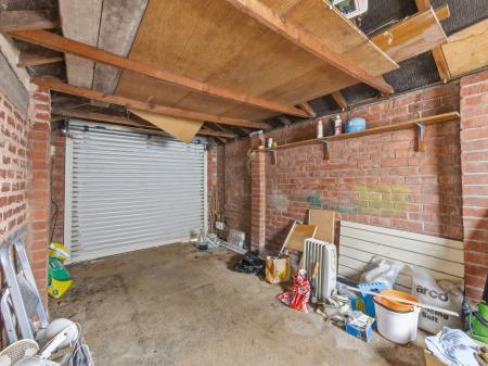 3 bedroom Semi-detached house for sale in Thackeray Close, Worksop, S81