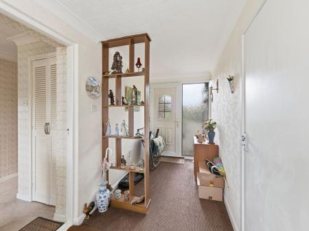 3 bedroom Semi-detached house for sale in Thackeray Close, Worksop, S81