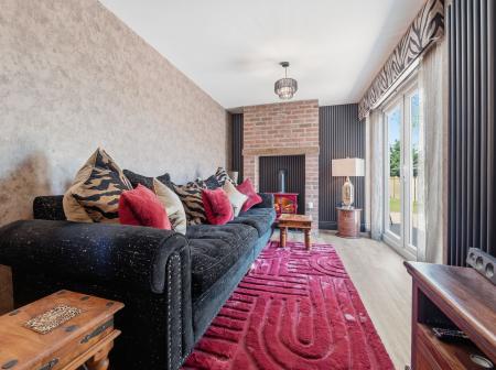 3 bedroom Semi-detached house for sale in Mansfield Road, Worksop, S80