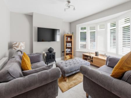 3 bedroom Semi-detached house for sale in Mansfield Road, Worksop, S80