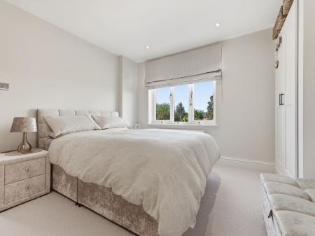 3 bedroom Semi-detached house for sale in Mansfield Road, Worksop, S80