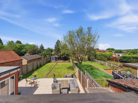 3 bedroom Semi-detached house for sale in Mansfield Road, Worksop, S80