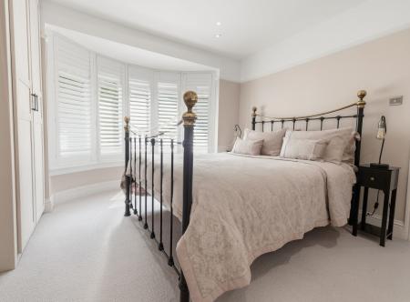 3 bedroom Semi-detached house for sale in Mansfield Road, Worksop, S80