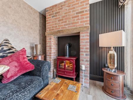 3 bedroom Semi-detached house for sale in Mansfield Road, Worksop, S80