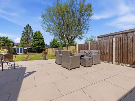 3 bedroom Semi-detached house for sale in Mansfield Road, Worksop, S80