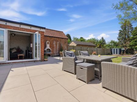 3 bedroom Semi-detached house for sale in Mansfield Road, Worksop, S80