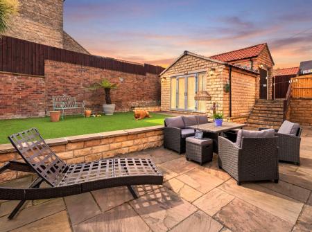 4 bedroom Detached Villa for sale in Old Green Close, Whitwell, S80
