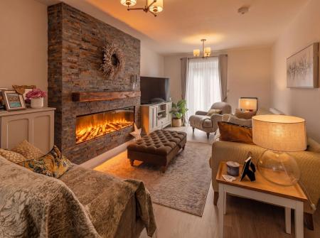 4 bedroom Detached Villa for sale in Old Green Close, Whitwell, S80