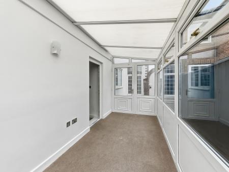 3 bedroom Semi-detached house for sale in Gateford Road, Worksop, S81
