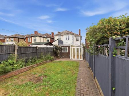 3 bedroom Semi-detached house for sale in Gateford Road, Worksop, S81