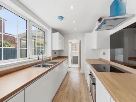 3 bedroom Semi-detached house for sale in Gateford Road, Worksop, S81