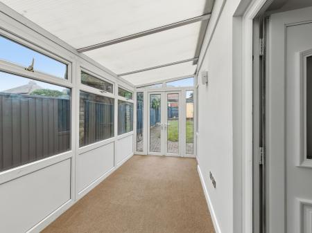 3 bedroom Semi-detached house for sale in Gateford Road, Worksop, S81