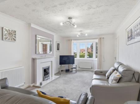 4 bedroom Detached house for sale in Lancaster Walk, Worksop, S81
