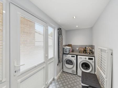 3 bedroom Detached house for sale in Spitalfields, Blyth, S81