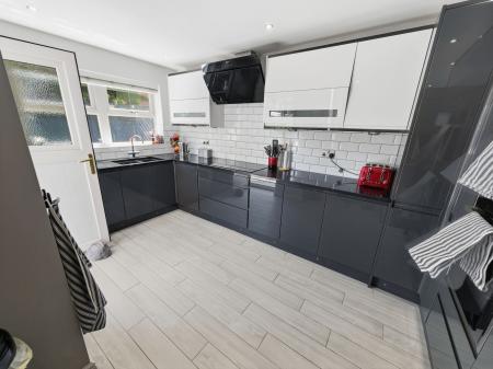 4 bedroom Detached house for sale in Maple Leaf Gardens, Worksop, S80