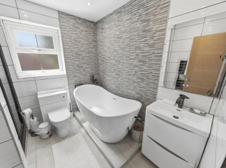 4 bedroom Detached house for sale in Maple Leaf Gardens, Worksop, S80