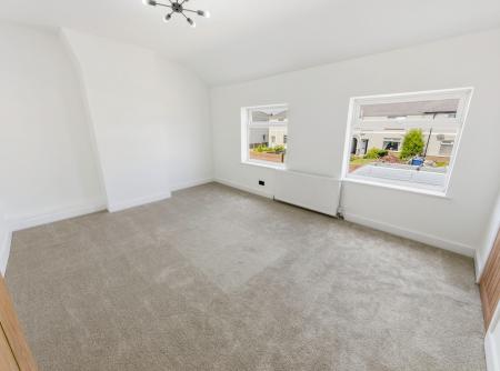 3 bedroom Semi-detached house for sale in Sutton Road, Askern, DN6
