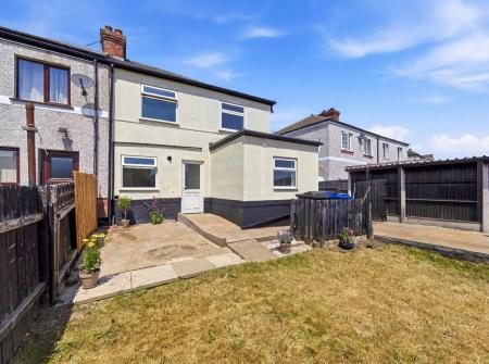 3 bedroom Semi-detached house for sale in Sutton Road, Askern, DN6