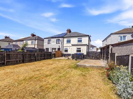 3 bedroom Semi-detached house for sale in Sutton Road, Askern, DN6
