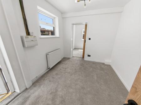 3 bedroom Semi-detached house for sale in Sutton Road, Askern, DN6