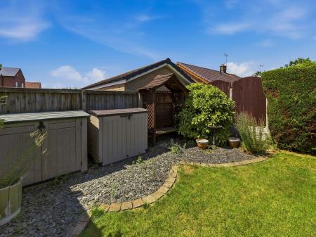 2 bedroom Detached bungalow for sale in Shireoaks Common, Shireoaks, S81