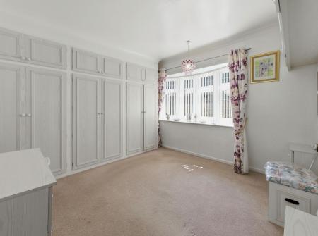 2 bedroom Detached bungalow for sale in Shireoaks Common, Shireoaks, S81