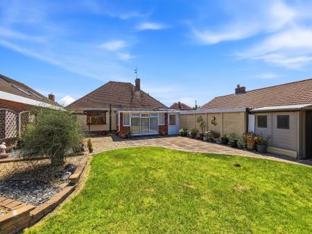 2 bedroom Detached bungalow for sale in Shireoaks Common, Shireoaks, S81