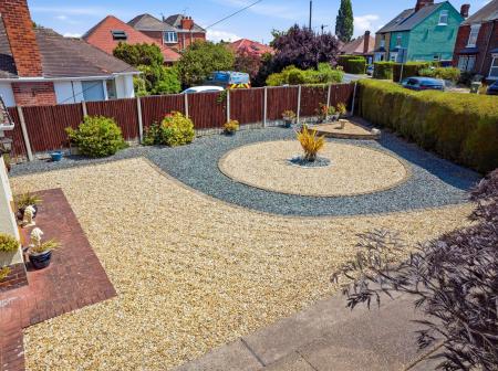 2 bedroom Detached bungalow for sale in Shireoaks Common, Shireoaks, S81