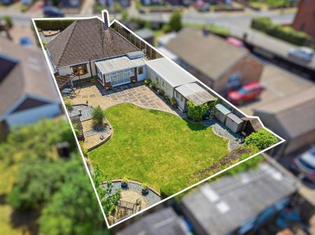 2 bedroom Detached bungalow for sale in Shireoaks Common, Shireoaks, S81