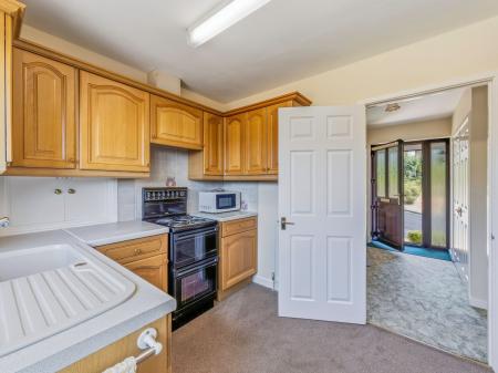 3 bedroom Detached bungalow for sale in Winster Grove, Worksop, S81