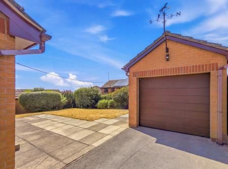 3 bedroom Detached bungalow for sale in Winster Grove, Worksop, S81