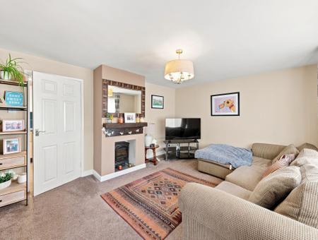 2 bedroom Semi-detached house for sale in Kingston Road, Carlton-In-Lindrick, S81
