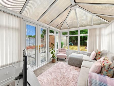 2 bedroom Semi-detached house for sale in Kingston Road, Carlton-In-Lindrick, S81