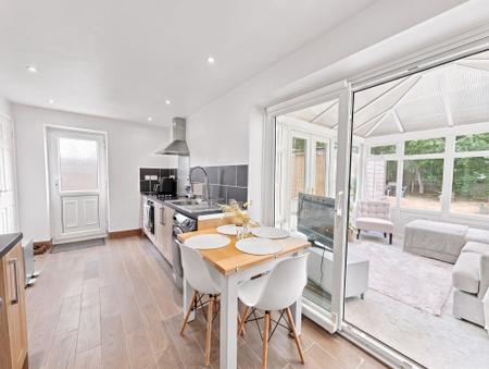 2 bedroom Semi-detached house for sale in Kingston Road, Carlton-In-Lindrick, S81