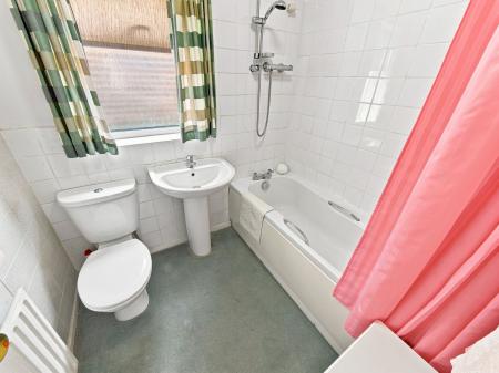 3 bedroom Detached house for sale in Meadow Road, Worksop, S80