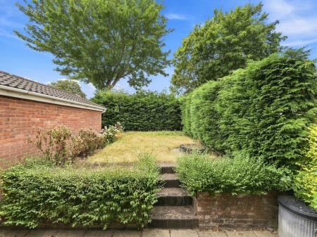3 bedroom Detached house for sale in Meadow Road, Worksop, S80