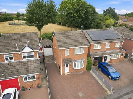 3 bedroom Detached house for sale in Meadow Road, Worksop, S80
