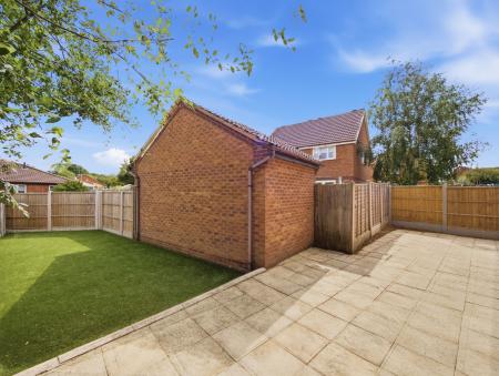 2 bedroom Flat for sale in St. Annes Way, Worksop, S80
