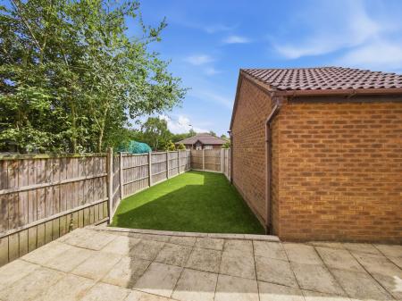 2 bedroom Flat for sale in St. Annes Way, Worksop, S80