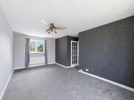 2 bedroom Flat for sale in St. Annes Way, Worksop, S80