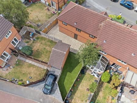 2 bedroom Flat for sale in St. Annes Way, Worksop, S80