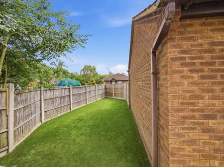 2 bedroom Flat for sale in St. Annes Way, Worksop, S80